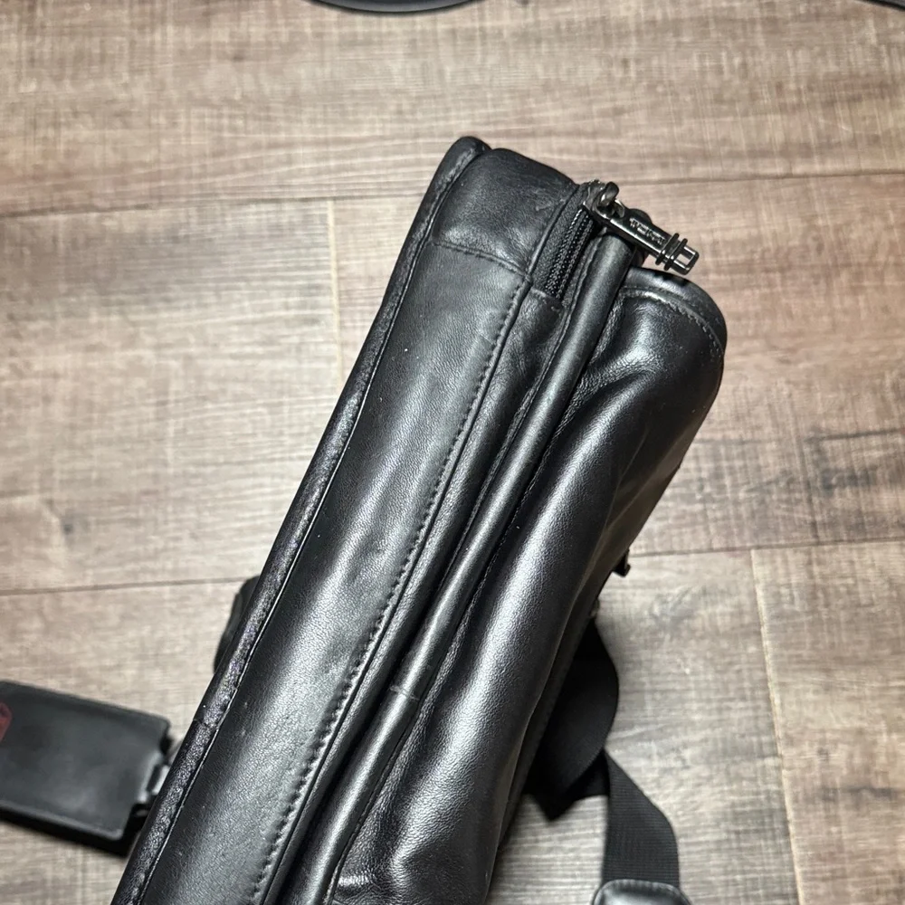 TUMI Alpha Expandable Leather Briefcase/ 💼 Laptop Messenger Shoulder Bag